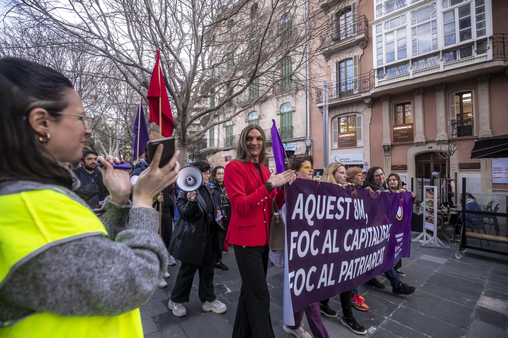 Manifestación feminista en Palma alternativa a favor de los derechos trans