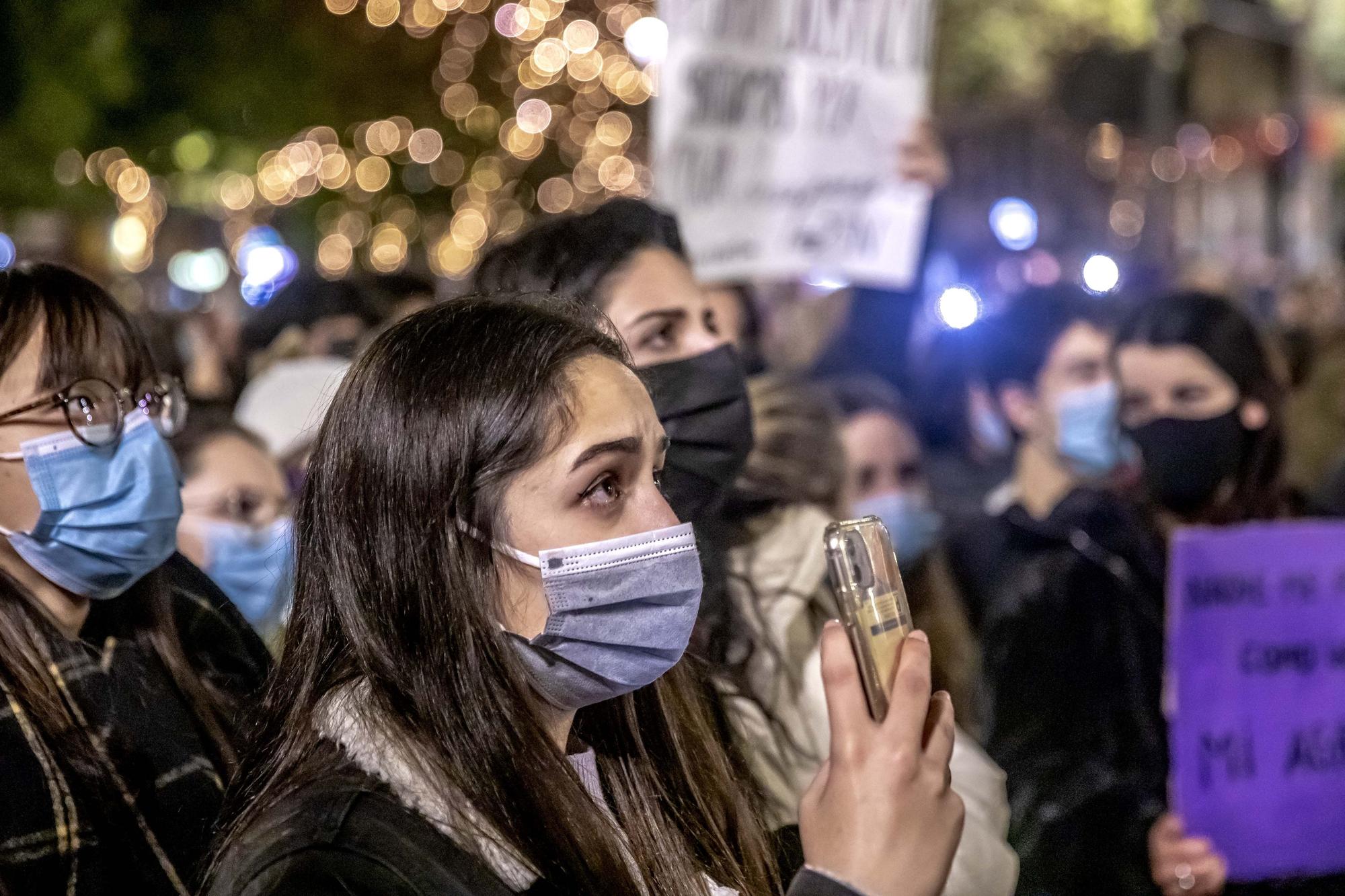 Manifestación del 25-N en Mallorca: Más de 500 personas recorren Palma "hartas" de la violencia machista