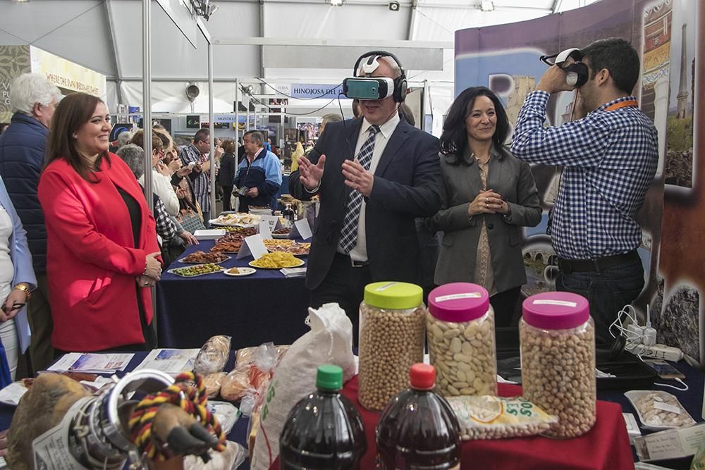 Todos los pueblos de Córdoba en una visita a la Feria de los Municipios.