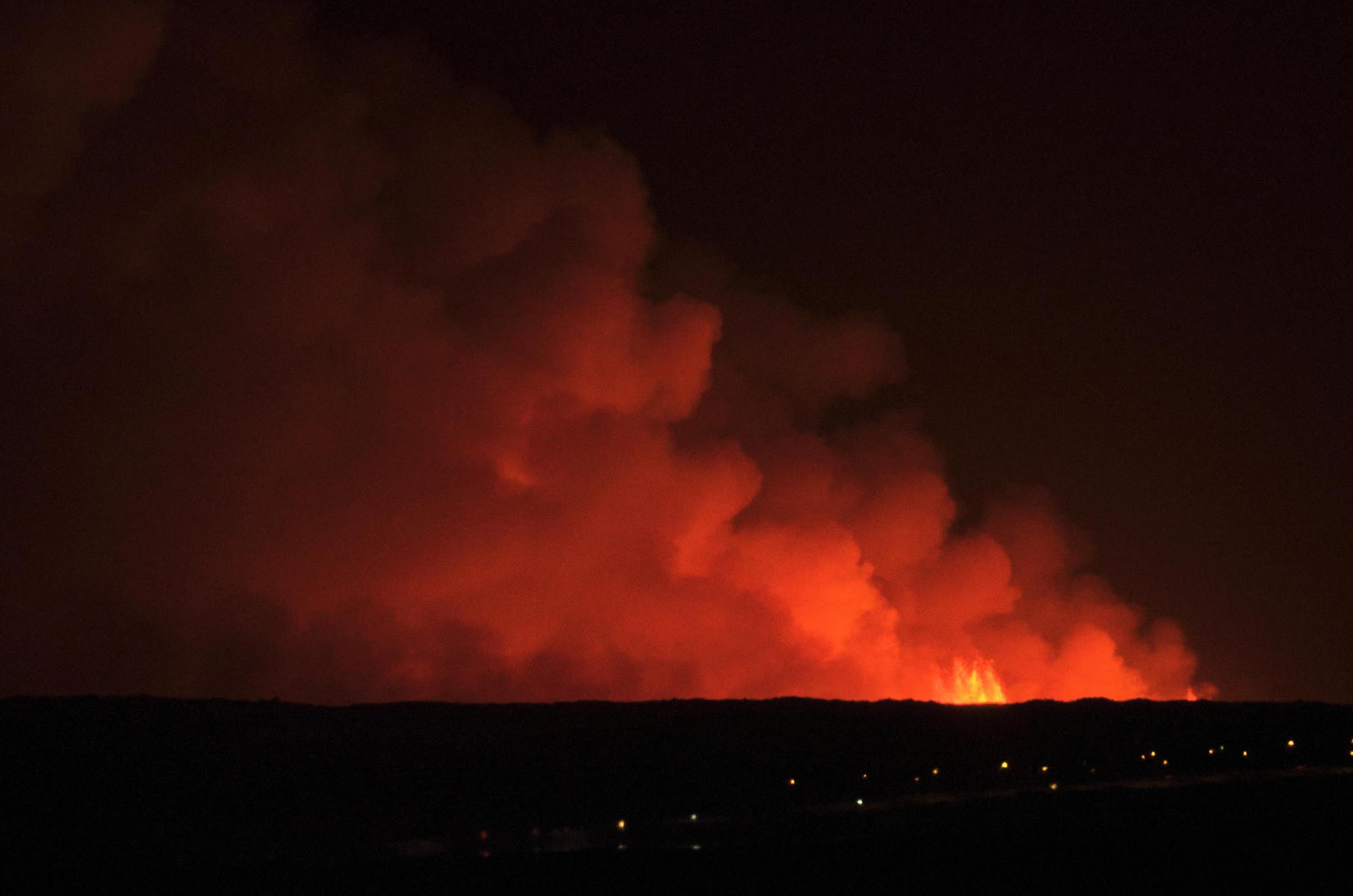 Iceland volcano erupts on Reykjanes peninsula after weeks of intense earthquake activity