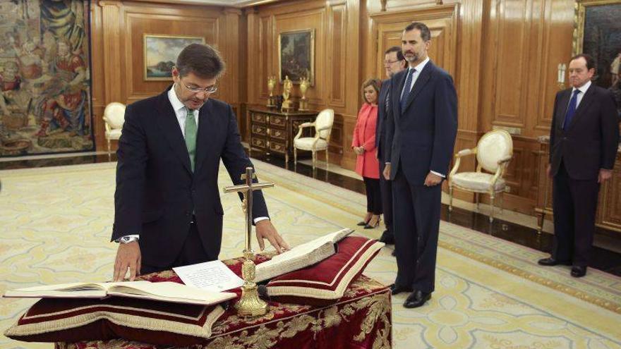 Rafael Catalá jura ante el Rey su cargo como nuevo ministro de Justicia