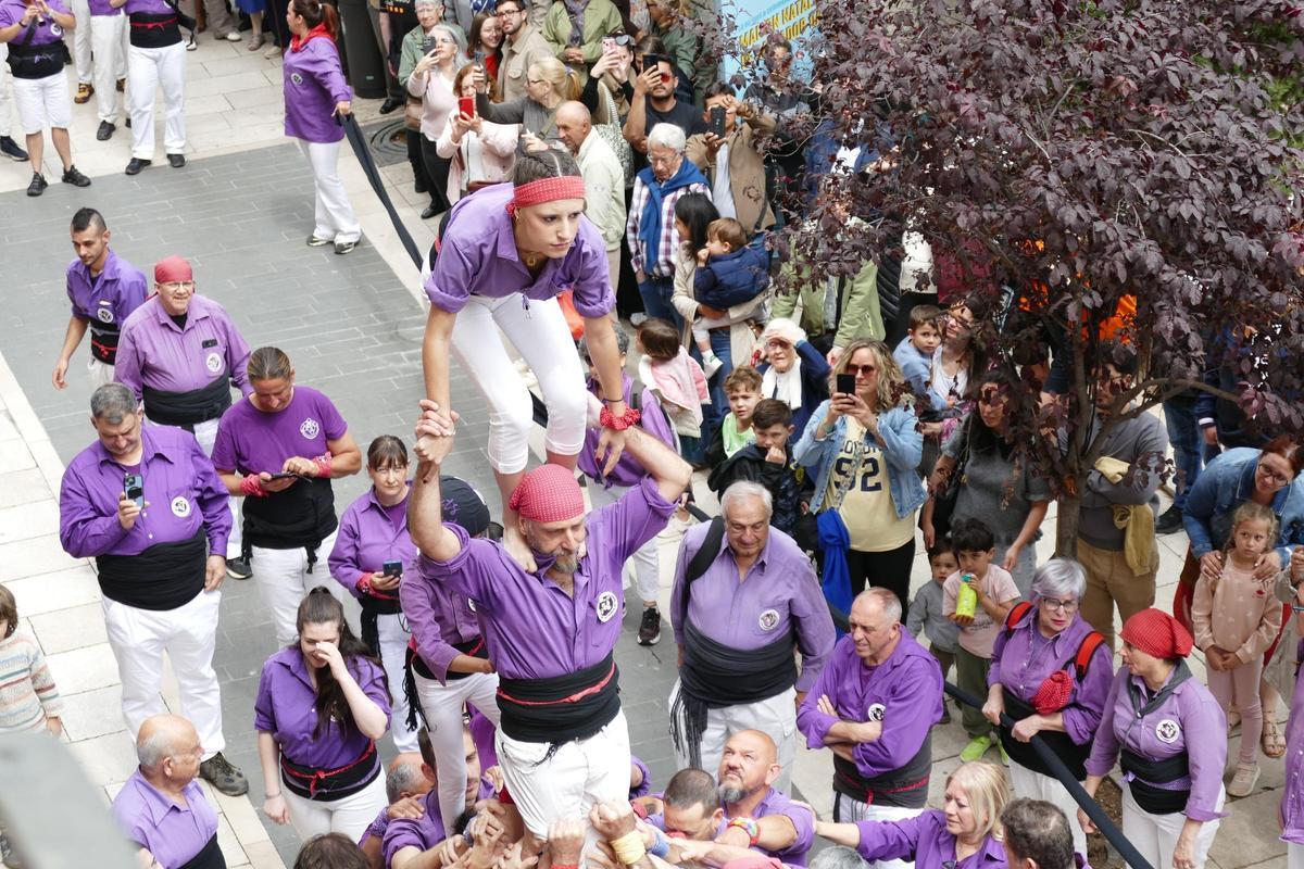 EN IMATGES | Figueres viu un dels moments més esperats de les Fires i Festes de la Santa Creu: el pilar caminant