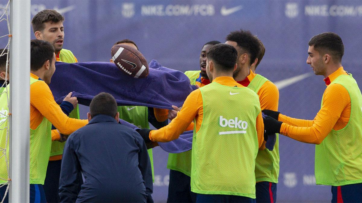 Los jugadores del Barça preparan el derbi