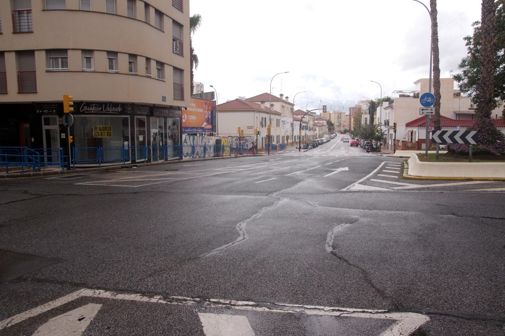 Calles de Málaga prácticamente vacías por el aviso rojo por fuertes tormentas