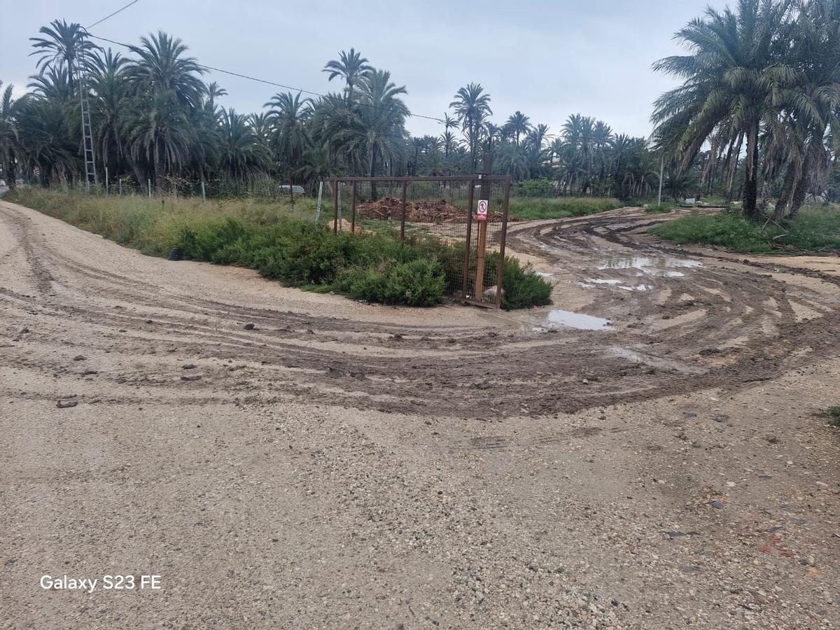 Imagen donde se aprecia el mal estado del camino por la lluvia de los últimos días