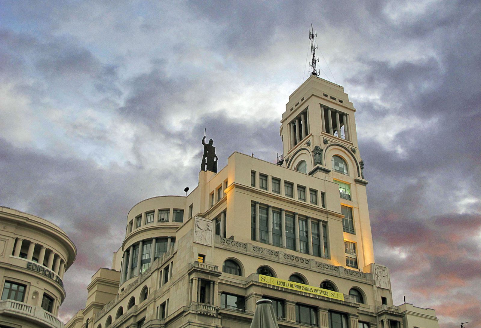 Perspectiva do Círculo  de Belas Artes (Madrid).