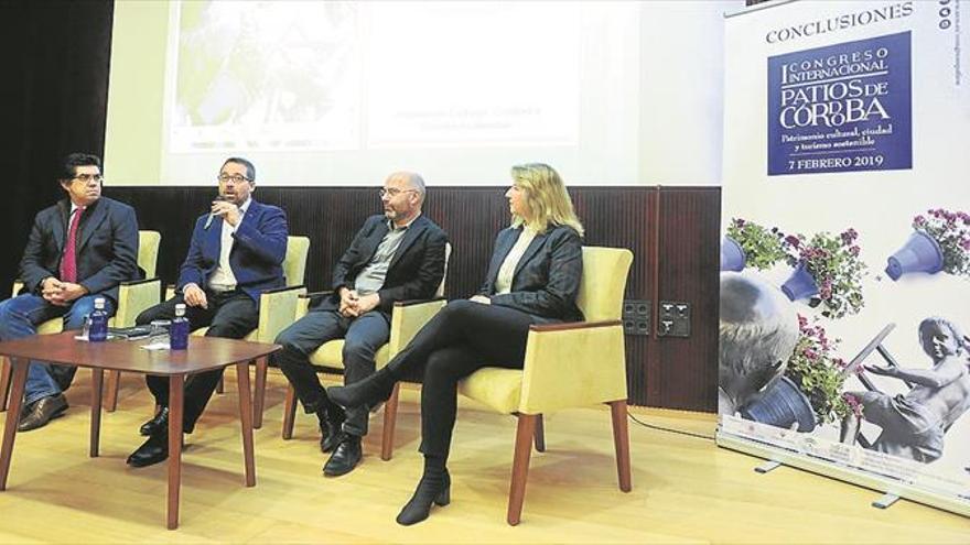 El Congreso de Patios plantea vías para combatir la falta de relevo en la fiesta