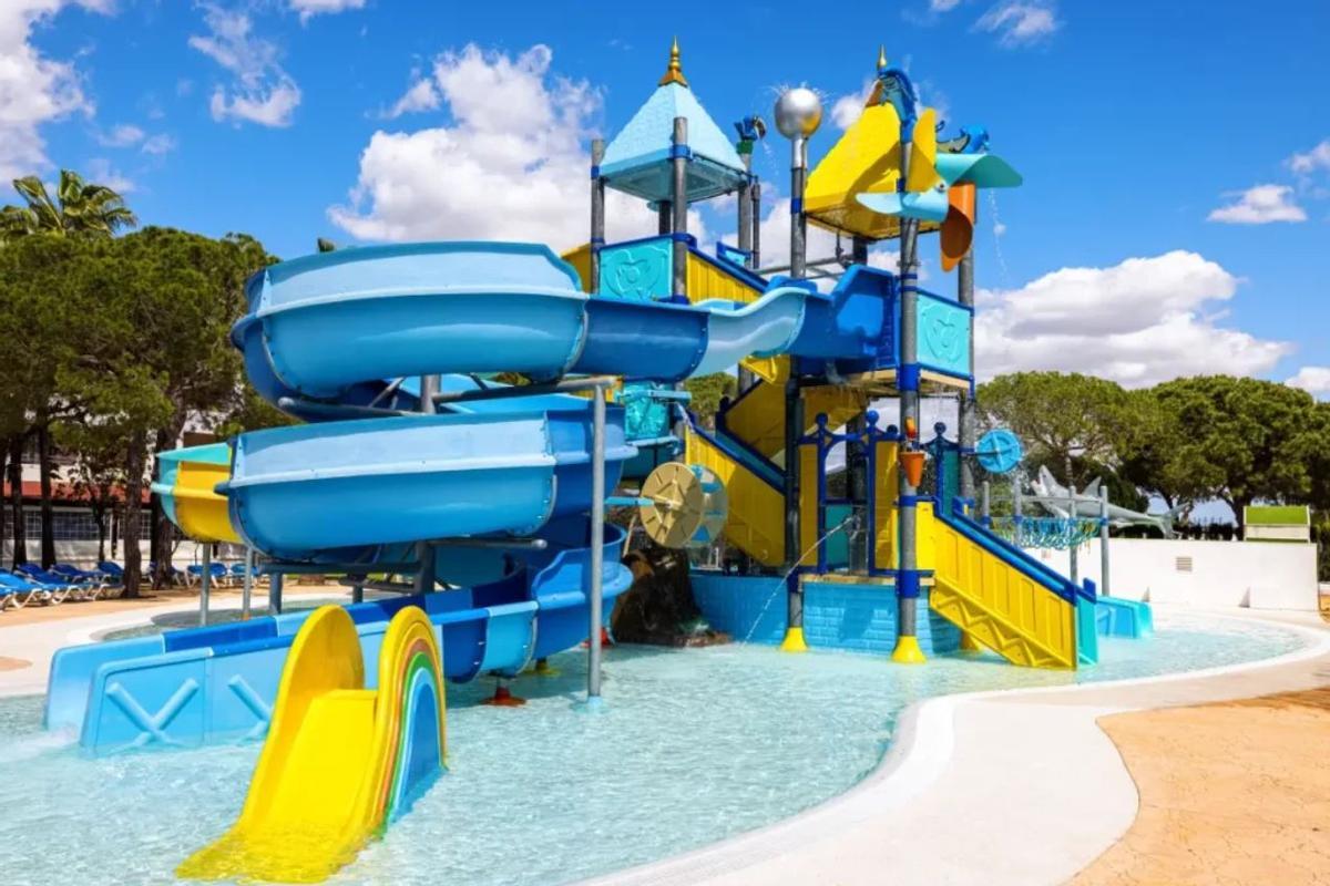 Playacartaya, el hotel cuatro estrellas de Huelva con parque acuático y spa