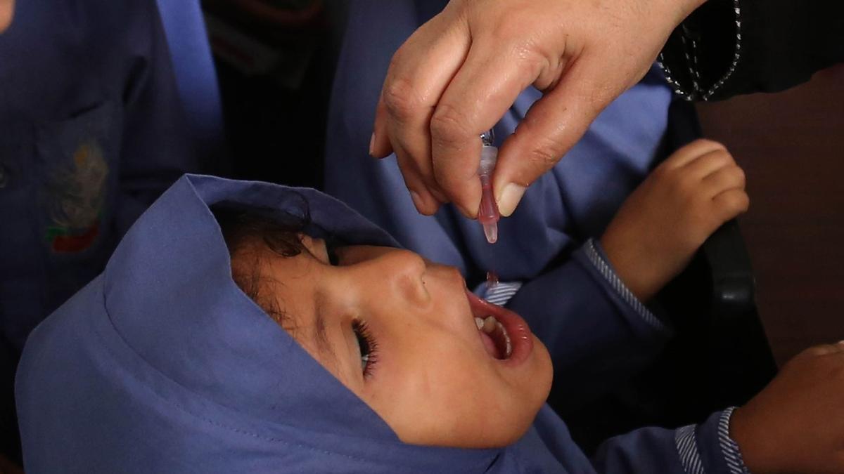¿Hay riesgo de que la polio vuelva a España después del brote en Estados Unidos?