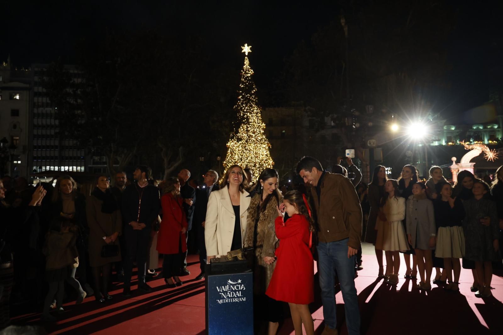 La Navidad llega a València con el encendido de luces