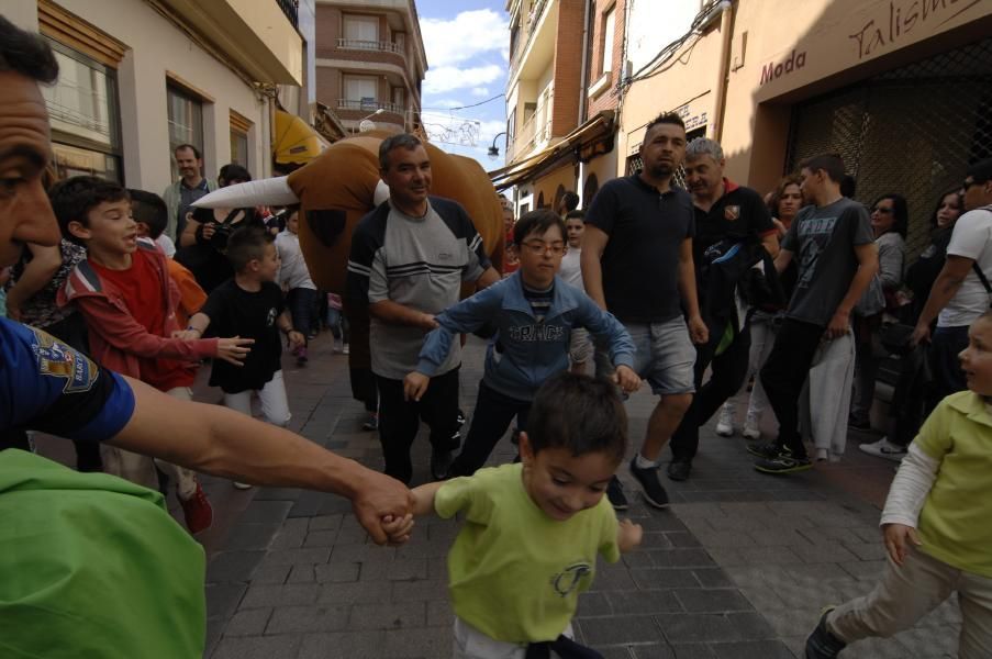 Los toros hinchables llenaron las calles