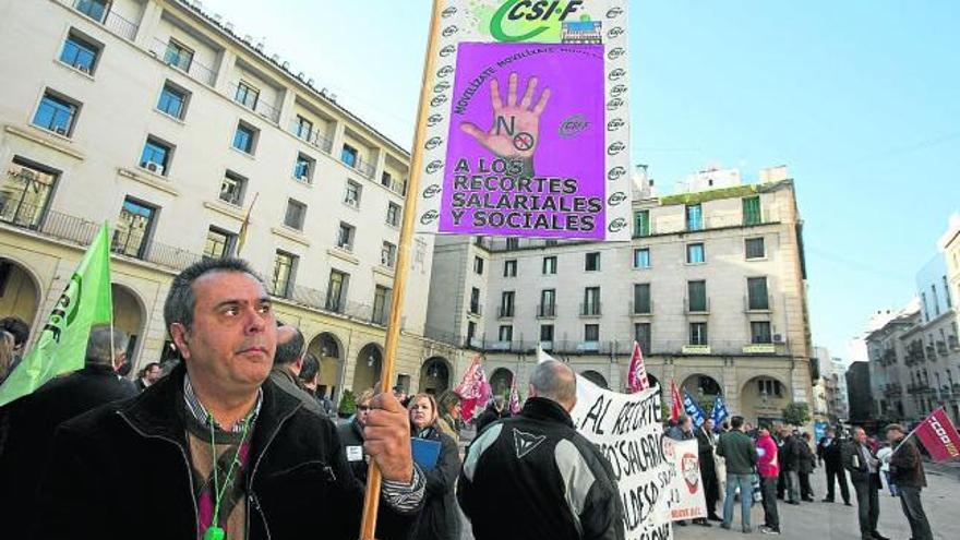 Una de las protestas que protagonizaron los funcionarios el año pasado.