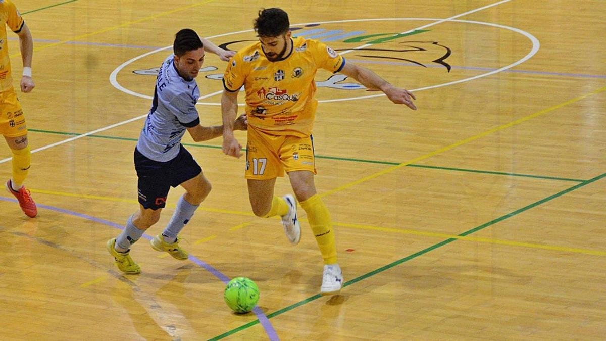 Malaguti, durante el partido d eida ante Ejido. | D. S.