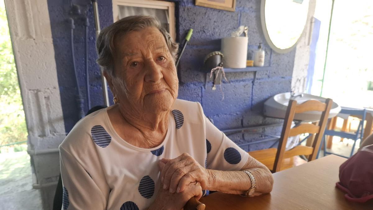 Guillerma Pérez Suárez, Mamá Guille, la vecina decana de Valle Brosque y referente en el Distrito Anaga.