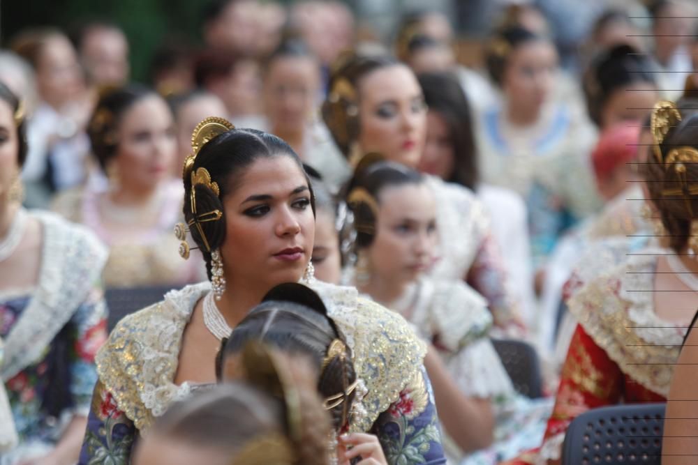 Entrega de los certificados de tejido de seda valenciana