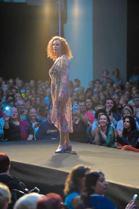 Desfile benéfico de la Asociación Canaria de ...