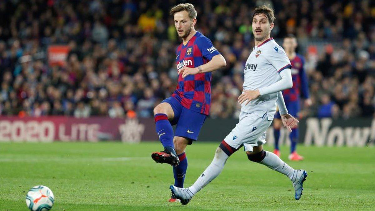 Ivan Rakitic podría cambiar de aires a final de temporada