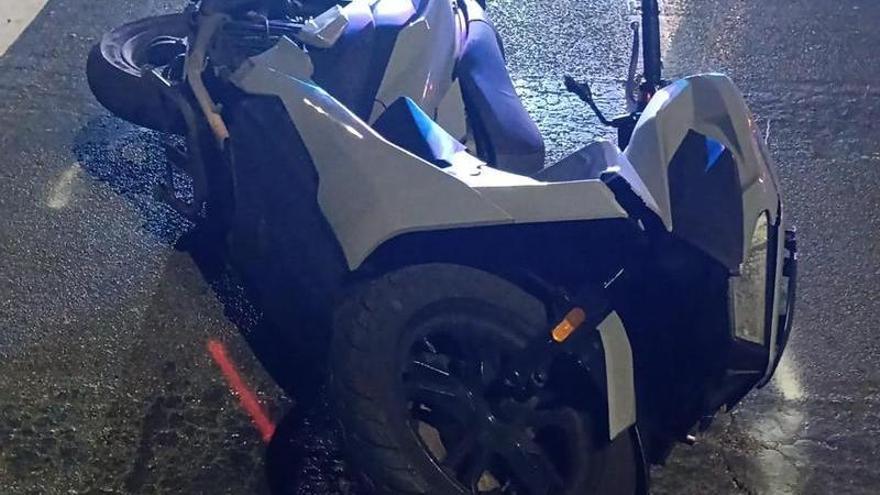 Muere un motorista tras chocar contra una palmera en la carretera de la Cantera de Alicante