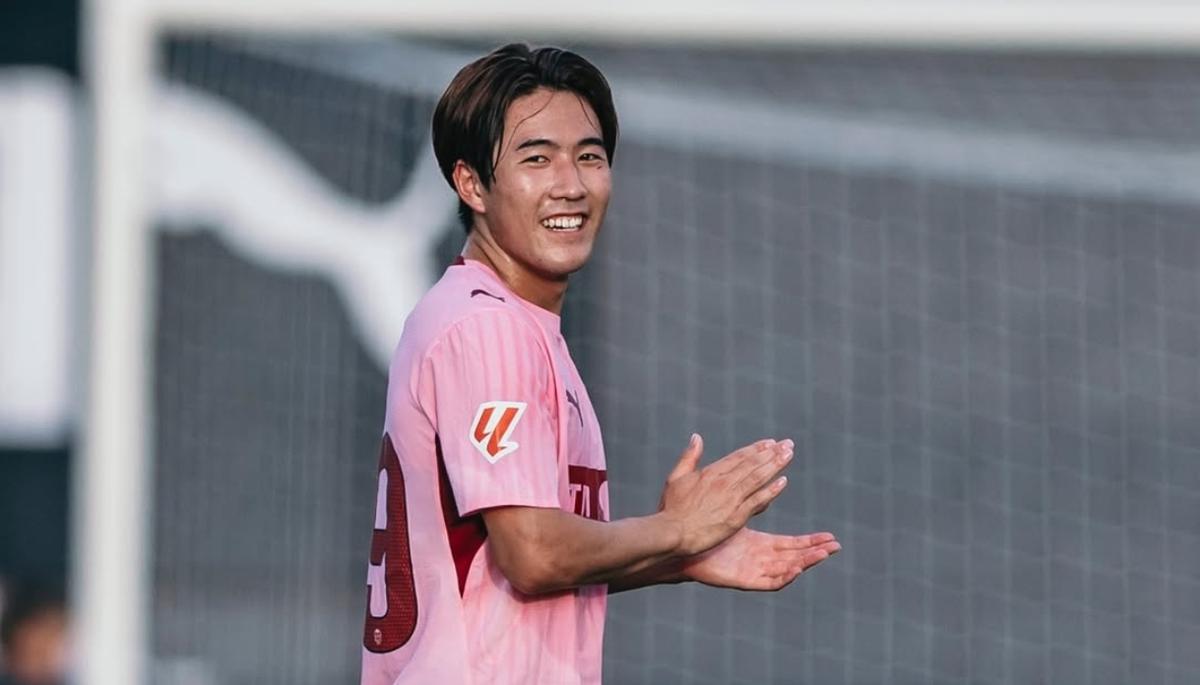 Ryunosuke Sato, con el Valencia CF