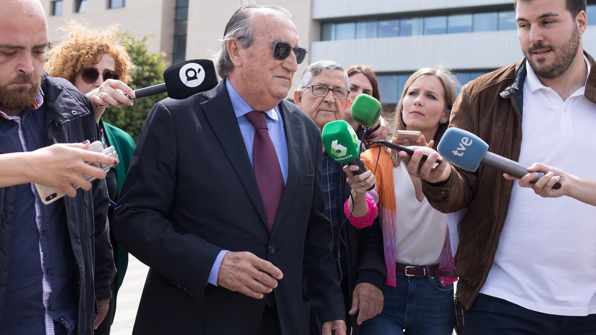 Habrá juicio contra los 9 acusados del caso Bar España sobre bulos pederastas