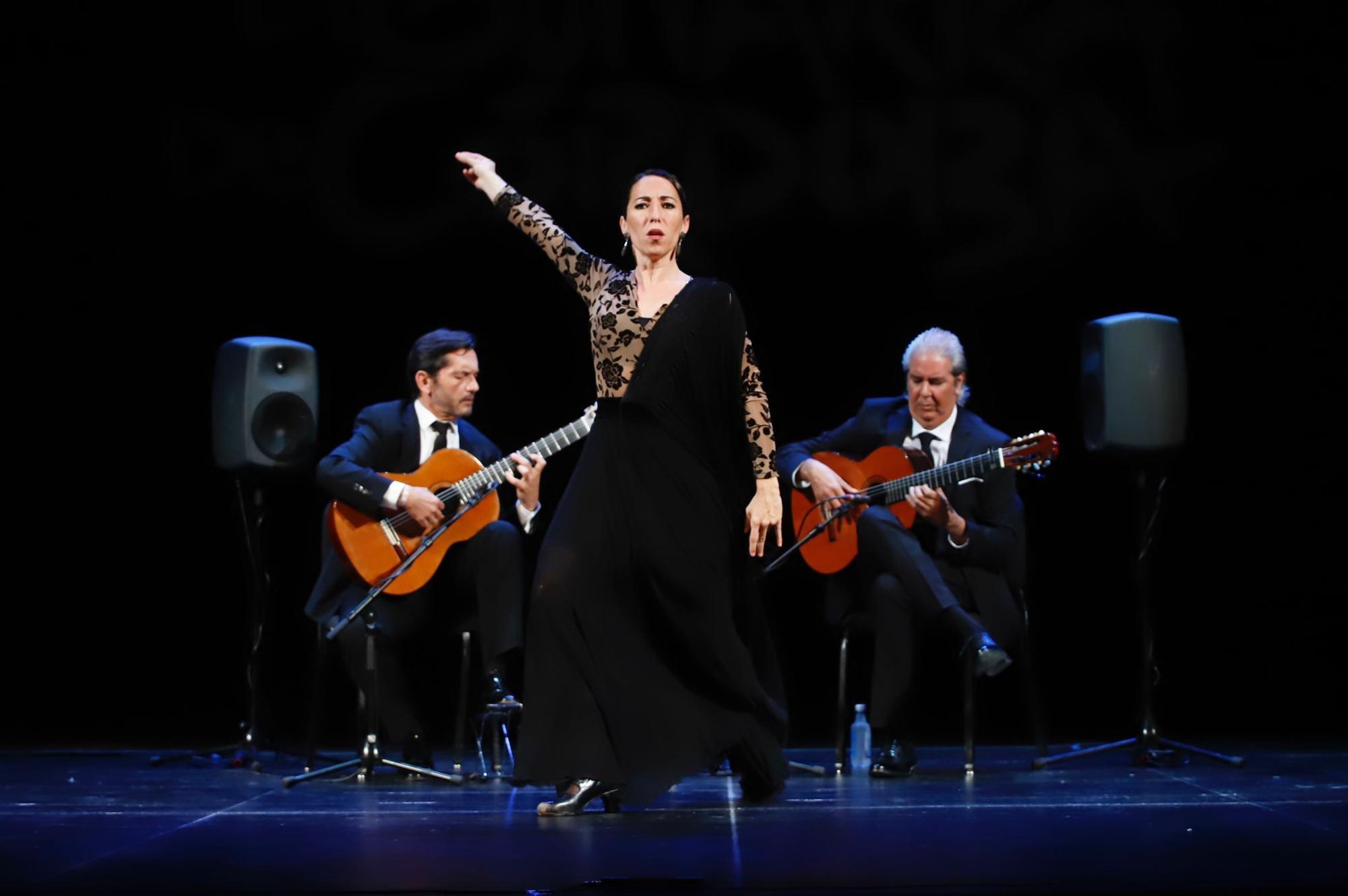 Los guitarristas José María Gallard y Miguel Ángel Cortés junto a la bailaora Ana Morales estrenan "Albéniz Flamenco" en el Teatro Góngora