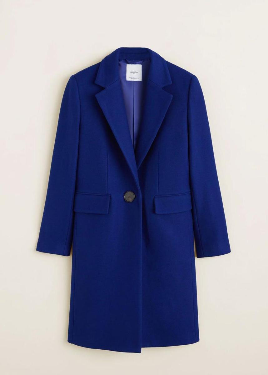 Abrigo lana estructura azul eléctrico de Mango. (Precio: 99,99 euros. Precio rebajado: 59,99 euros)