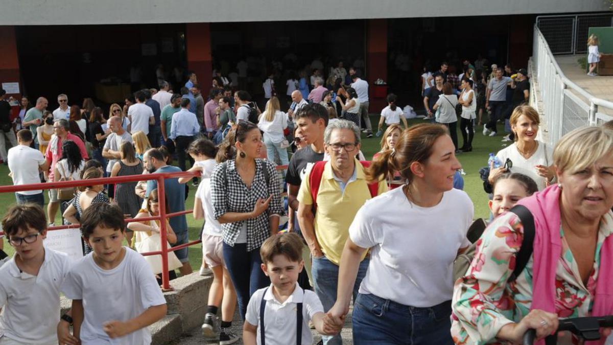 La Escola Rosalía de Castro homenajea a la maestra Antía Cal | R. GROBAS