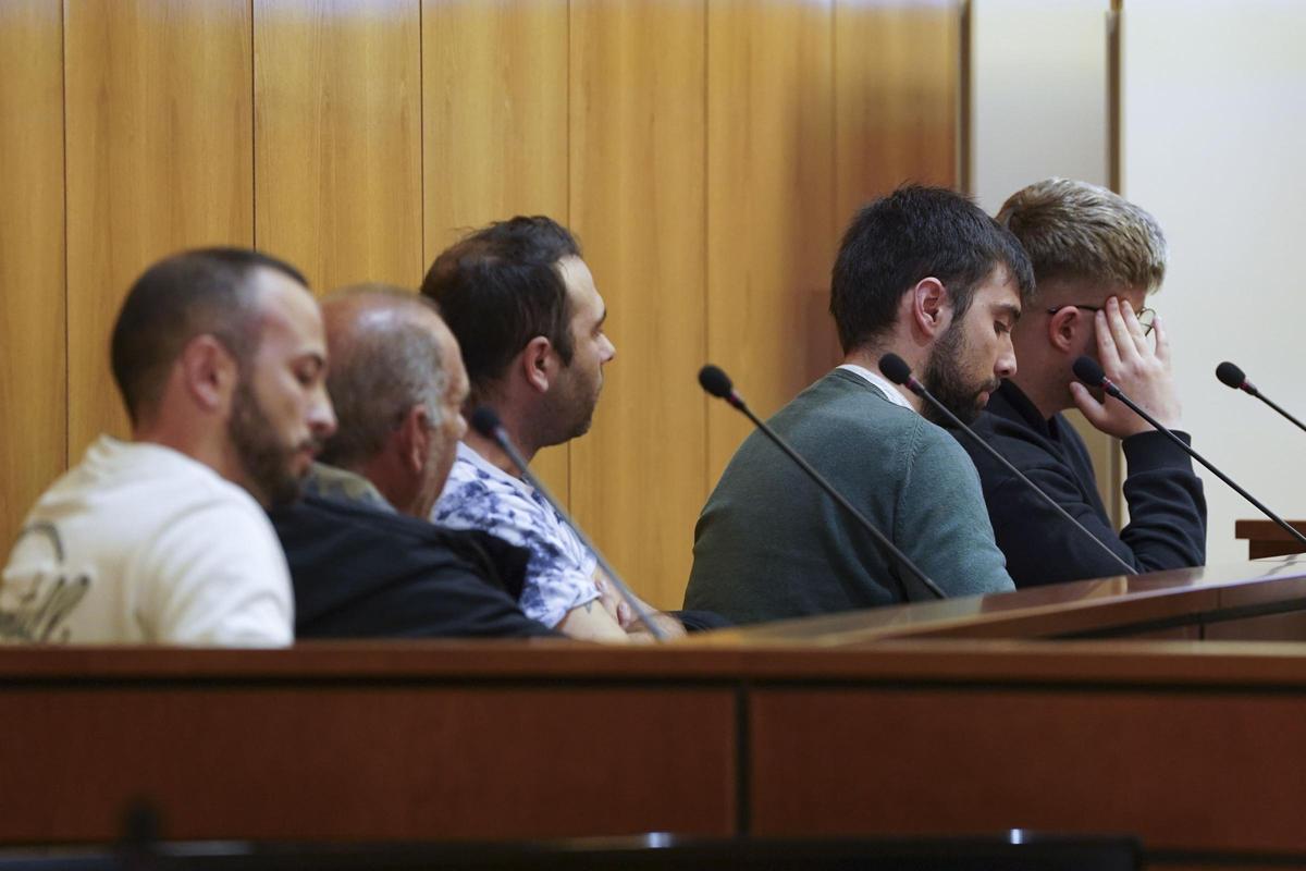 Condenan a un año de cárcel a cinco hinchas del Valladolid por insultos racistas a Vinícius