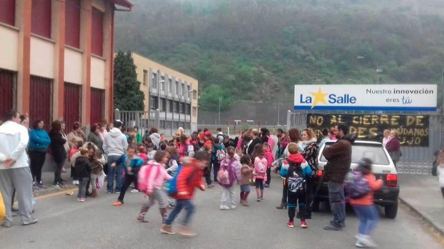 La Salle continúa con las protestas para defender la ESO en el centro