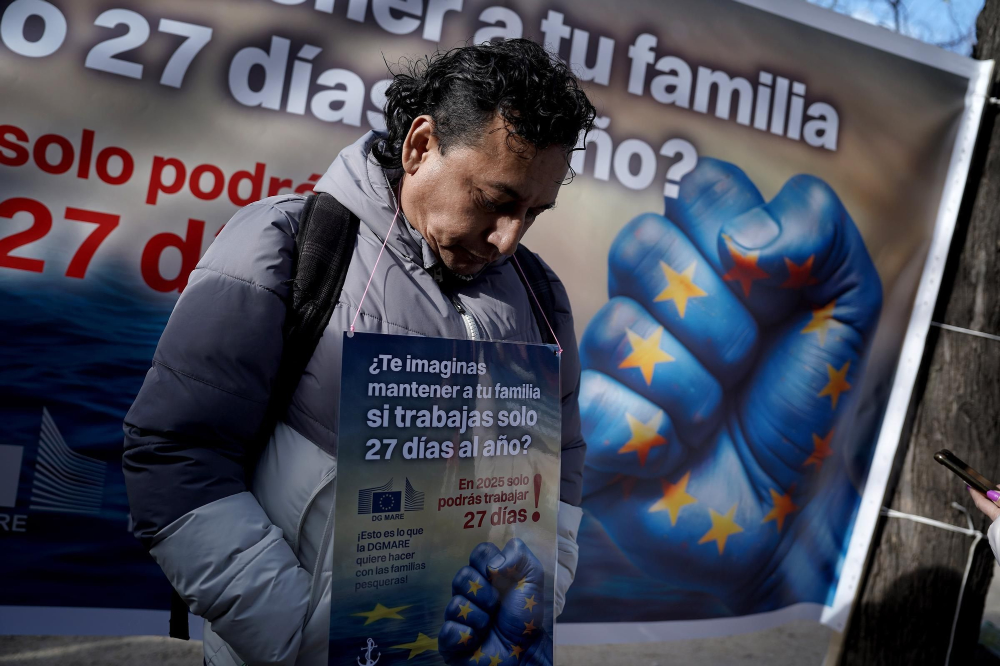 Concentración en Madrid de pescadores contra el recorte de días en el mar de Bruselas.