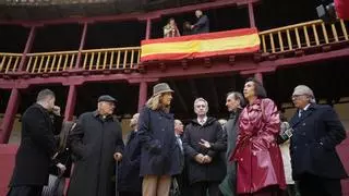 Firma de honor en el libro de Toro