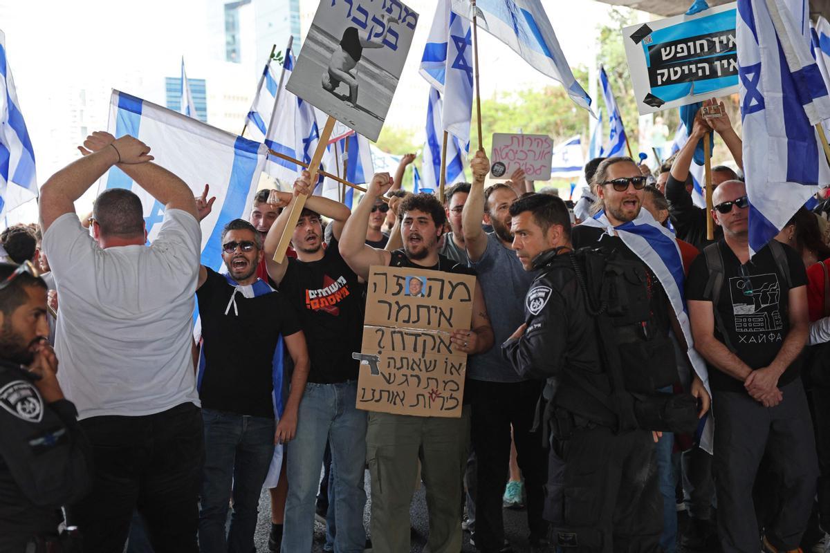 Manifestaciones en Tel Aviv contra las controvertidas reformas legales que promociona el gobierno de extrema derecha del país