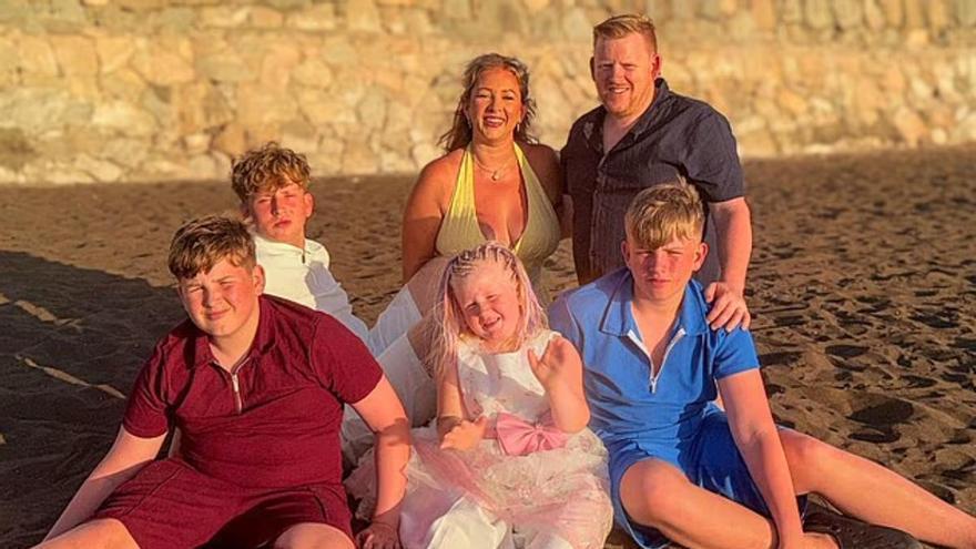 Una familia británica desafía el calendario escolar por viajar a Canarias