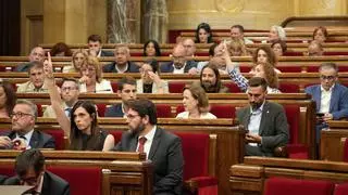 El Parlament se opone al traslado de las pinturas de Sijena y reclama a Illa "acciones legales" para frenarlo