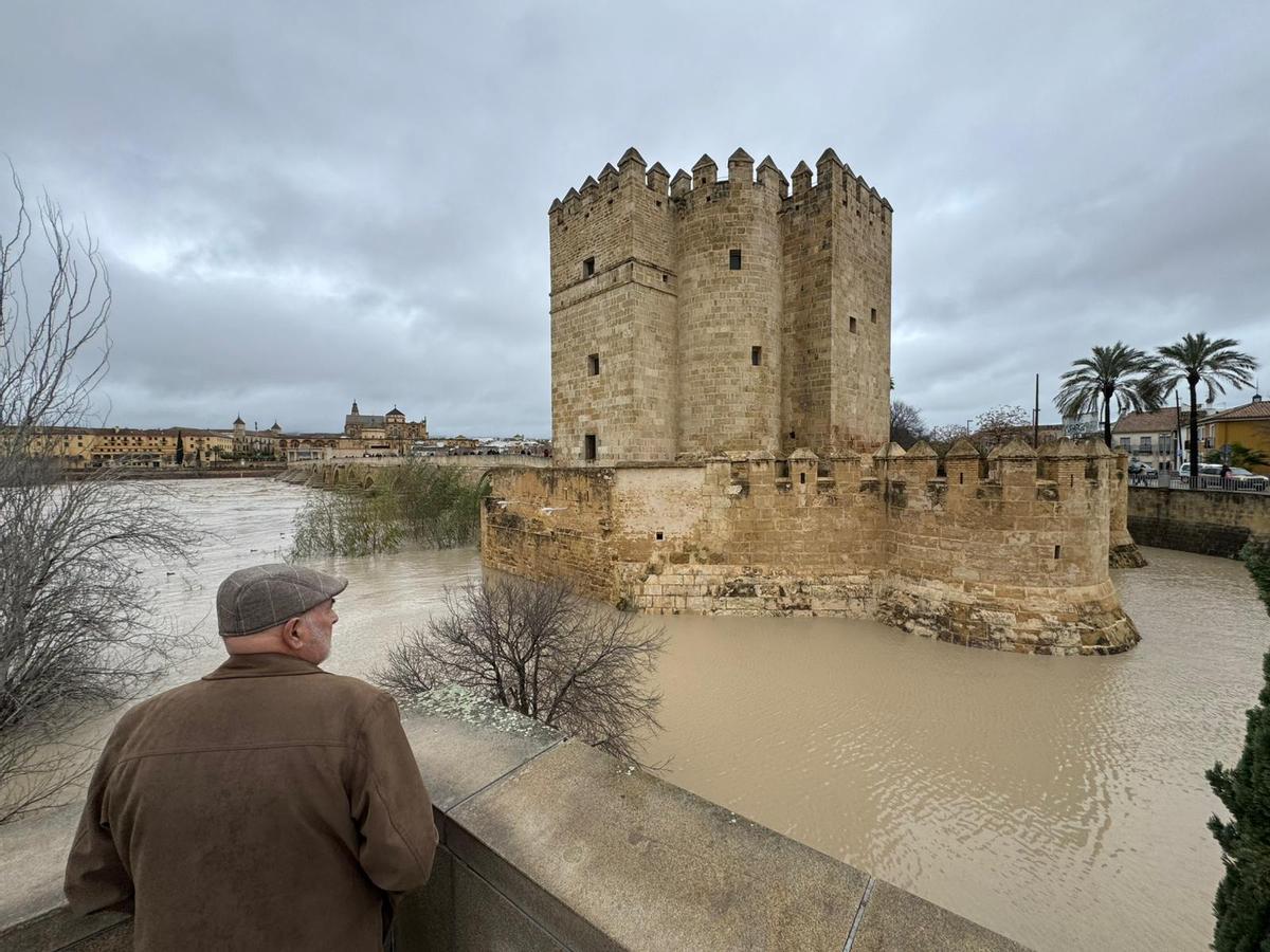 El río Guadalquivir supera los 5,5 metros a su paso por Córdoba