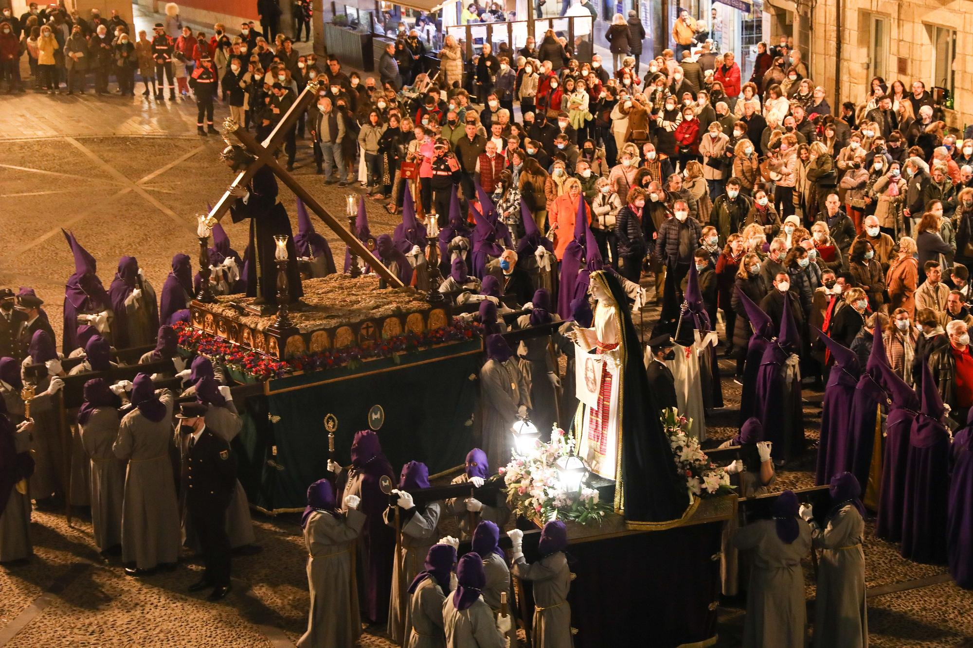 En imágenes: procesión del Miércoles Santo en Gijón