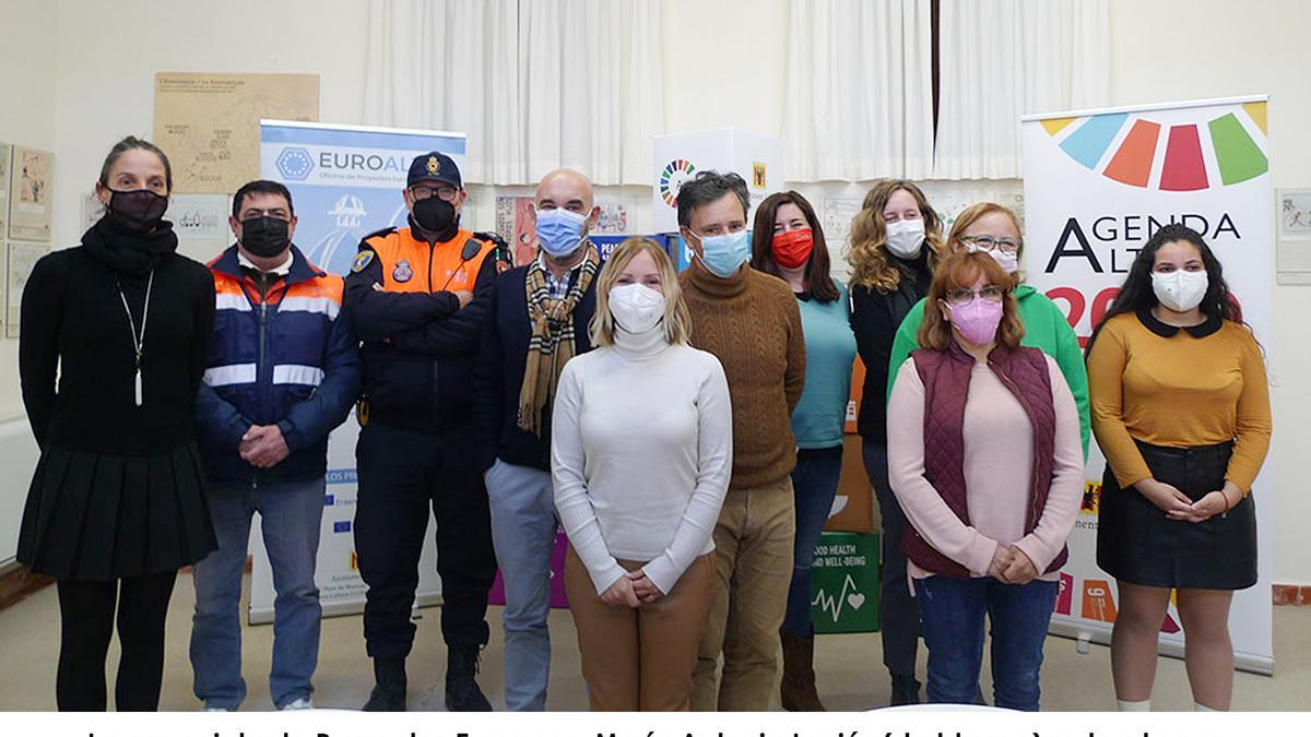 Concejala Maria Antonia Lavios y voluntarios de ONGs de Altea