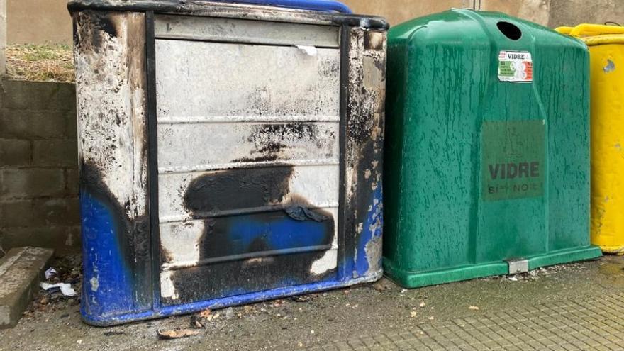 Detingut el piròman que va cremar tres contenidors en una nit a Llers