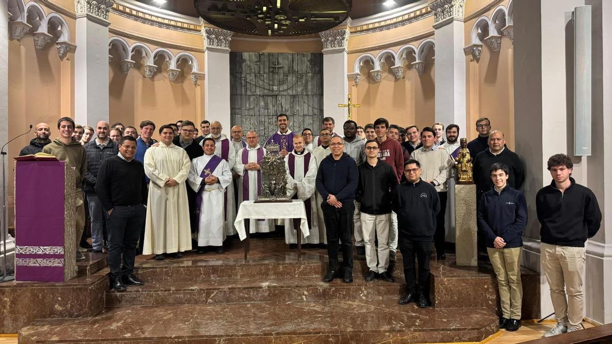 El relicario itinerante de san Juan de Ávila, en su visita al Seminario Interdiocesano de Cataluña.