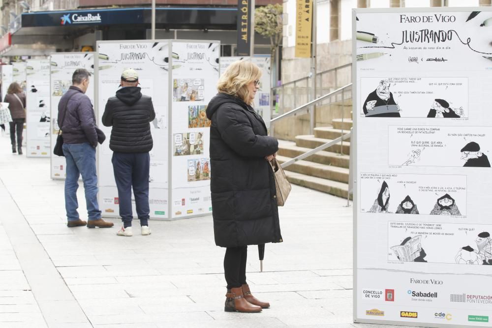 El público disfruta de la exposición de humorismo gráfico de FARO