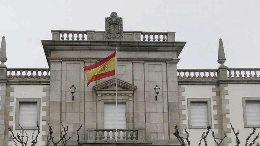 Edificio de la antigua Comandancia Naval en Alférez Provisional.