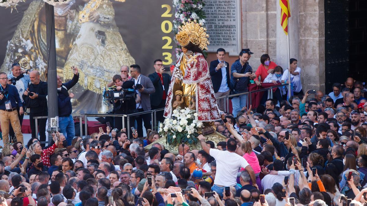 Traslado de la Virgen de los Desamparados, en el acto celebrado en mayo de año pasado.