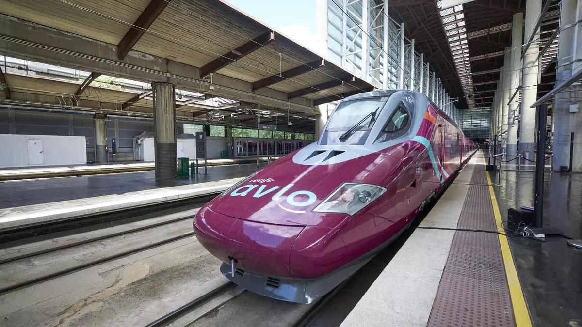 Imagen de archivo de un tren AVLO, de Renfe