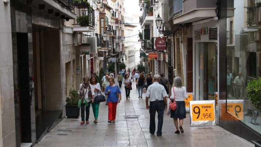 La calle Comedias de Antequera, situada en pleno casco urbano de la ciudad, donde se instalará una cámara de videovigilancia.