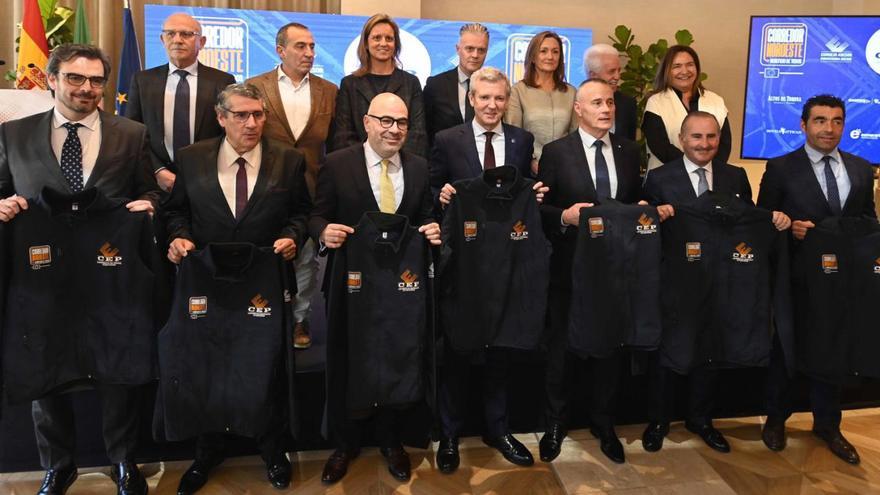 Encuentro en Vigo, con el ministro de Infraestructuras luso y el presidente gallego, en el centro. | Pablo H. Gamarra