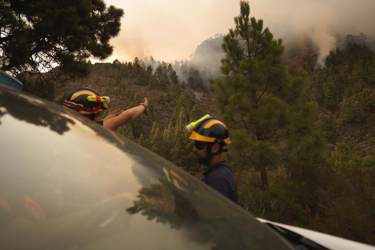 El incendio forestal de Tenerife, sin control