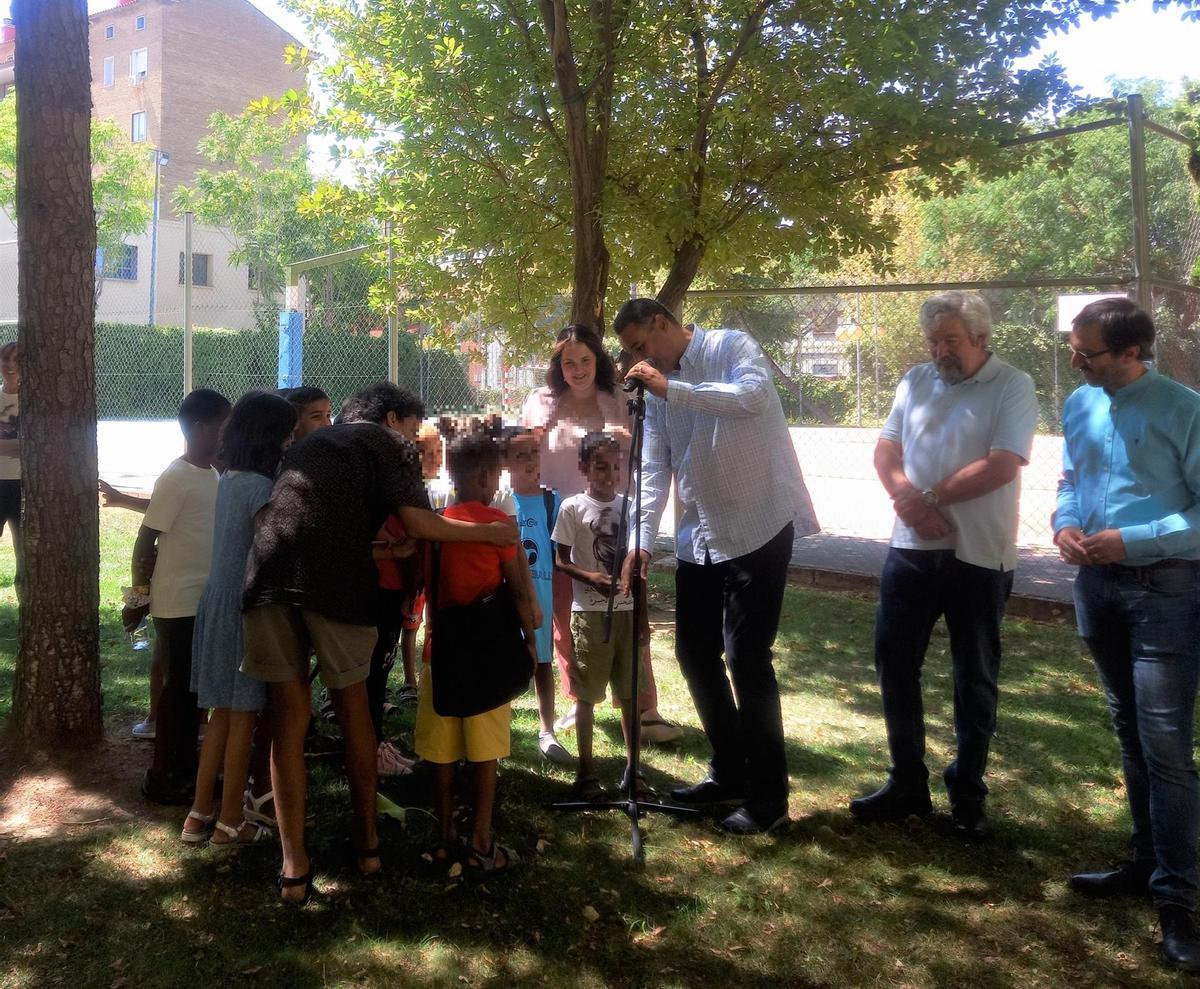 Imagen de archivo de un acto de bienvenida a familias de acogida y niños saharauis.