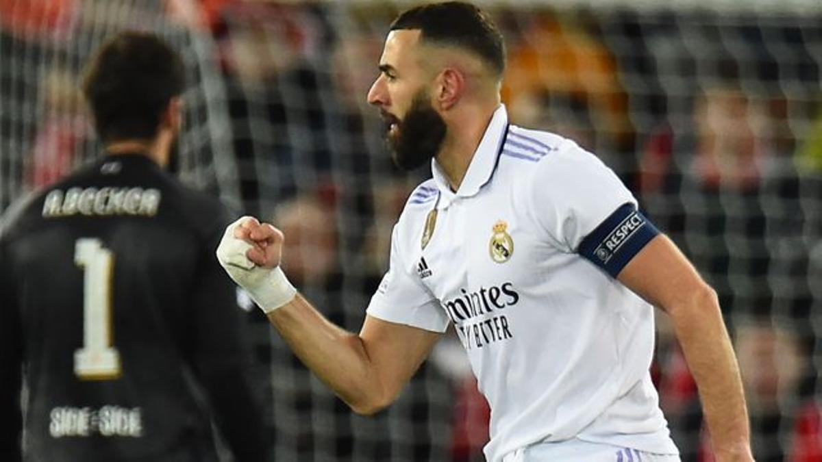 Benzema marcó un doblete en Anfield