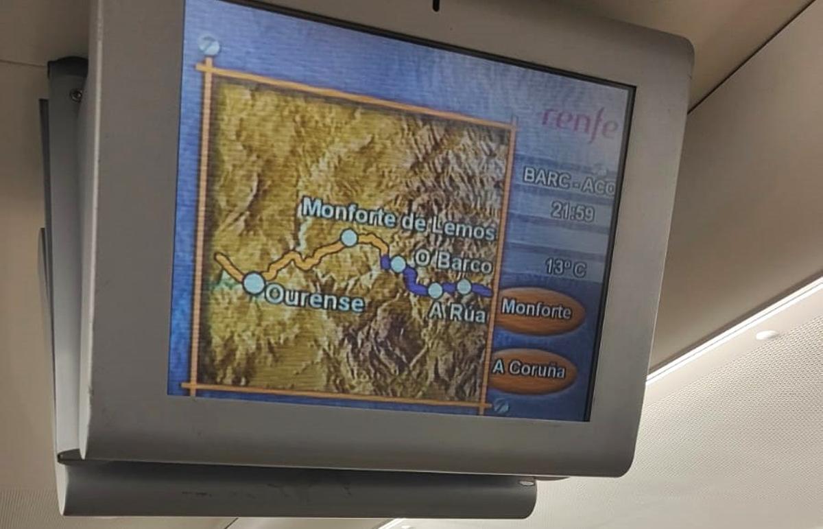 El Alvia está parado en la Ribeira Sacra.