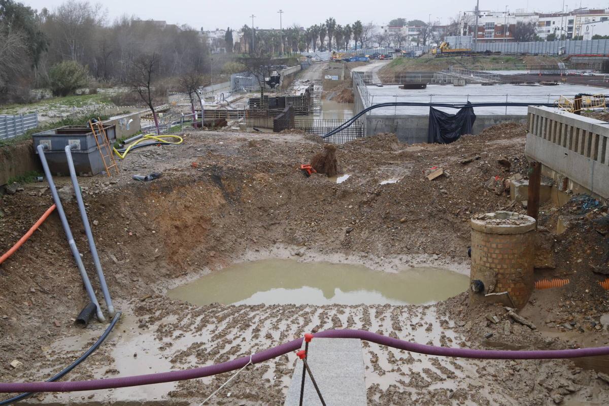 A.J.González Córdoba Daños por la lluvia en las obras del tanque de tormentas